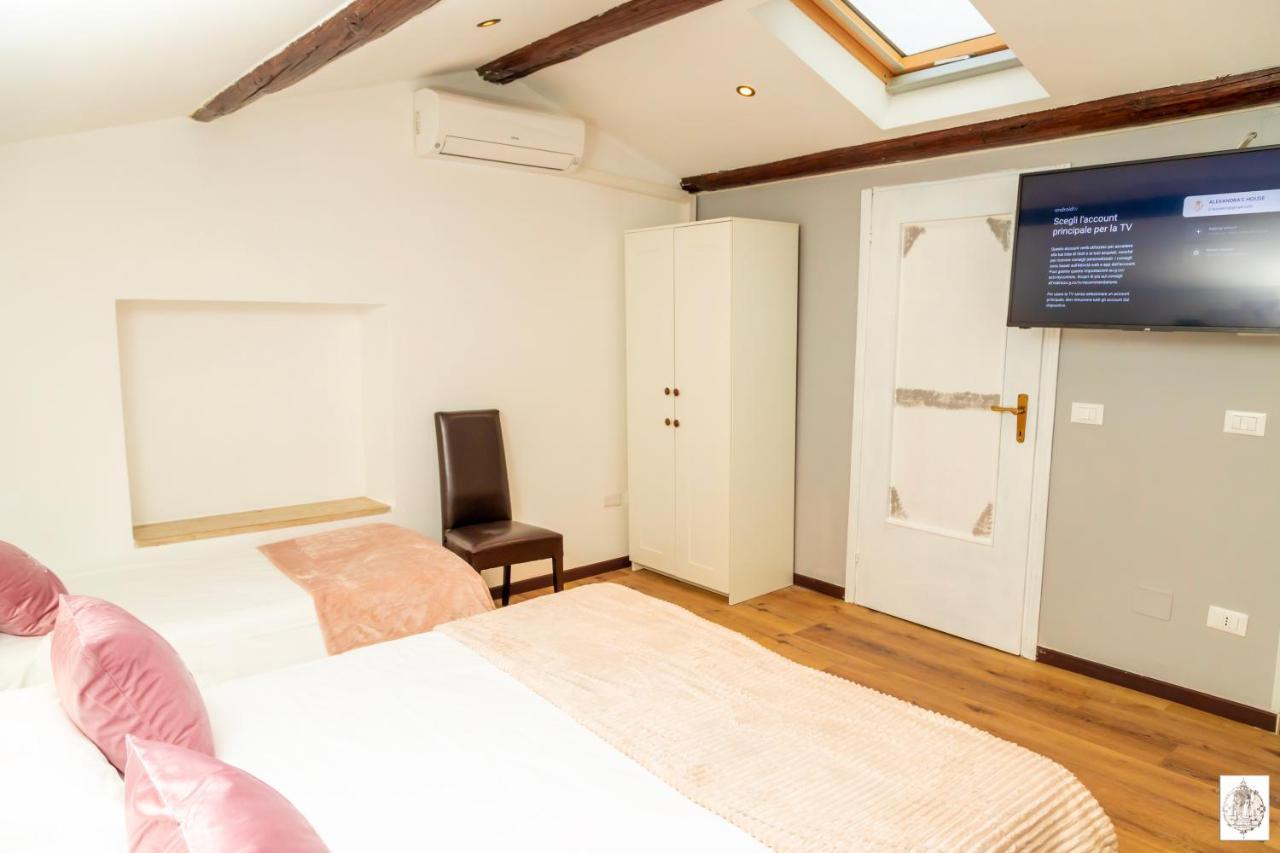 Apartament Alexandra'S House Werona Zewnętrze zdjęcie